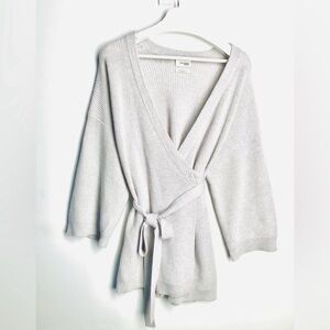 ✨SOLD✨Wilfred Free 🤍 Wool Wrap Sweater